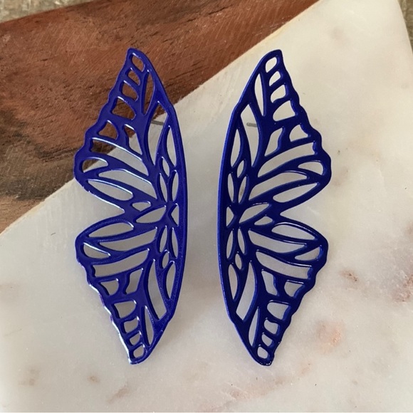 Jewelry - 💙NWT💙 Blue Butterfly Earrings!